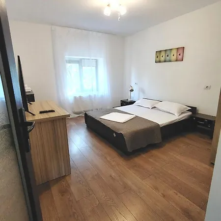 Apartament No 02 - Amarilia *