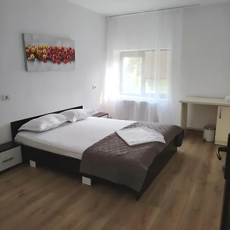Apartament No 02 - Amarilia *